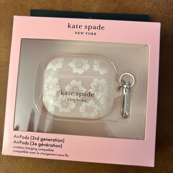 Kate Spade AirPods Gen 3 Case - Picture 5 of 6